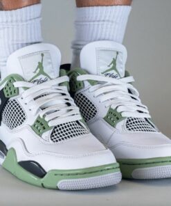 Jordan 4 Retro Seafoam (Women’s)